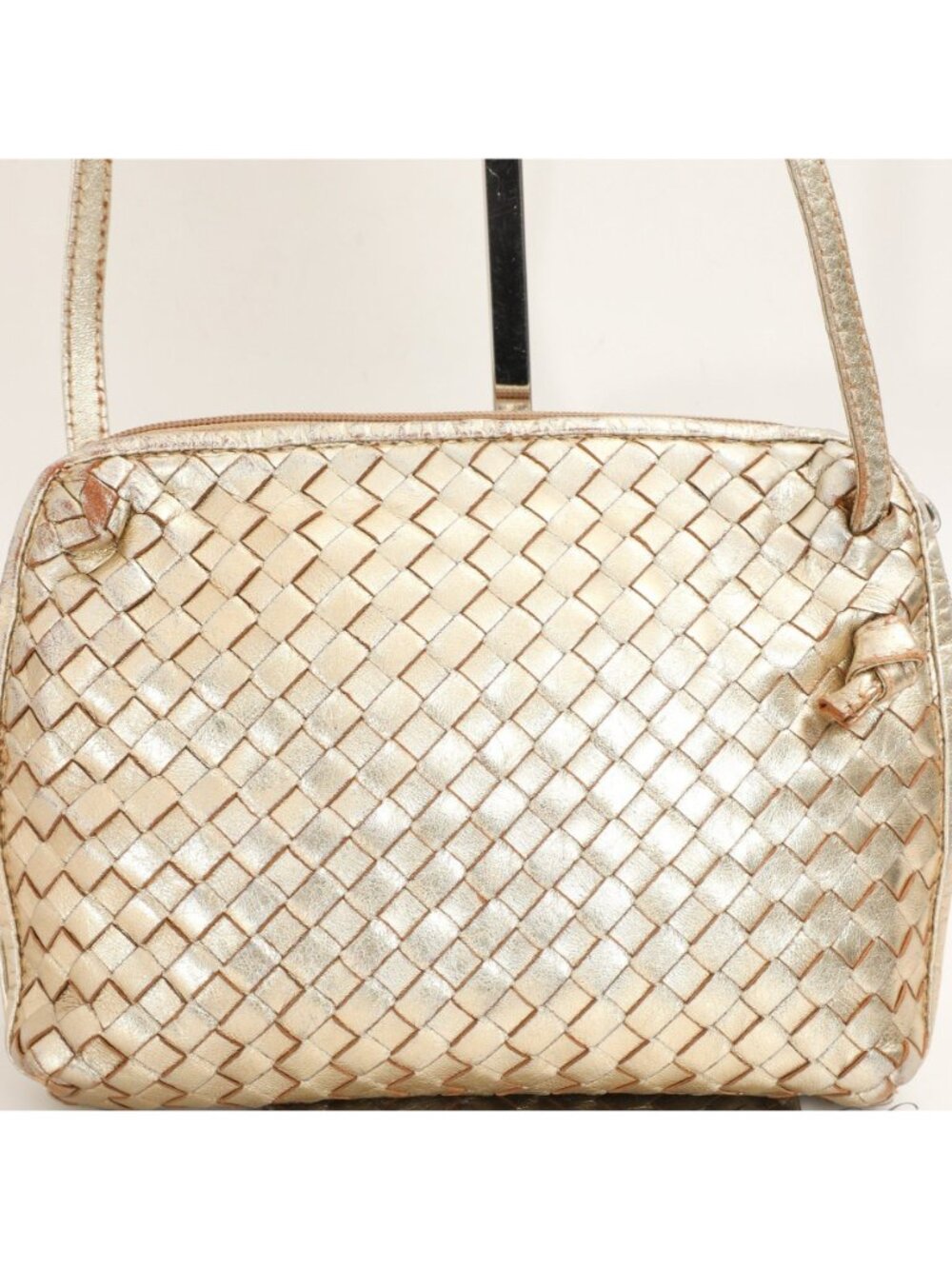Vintage 70s 80s Metallic Gold Woven Leather Crossbody Bag - Picture 2 of 10